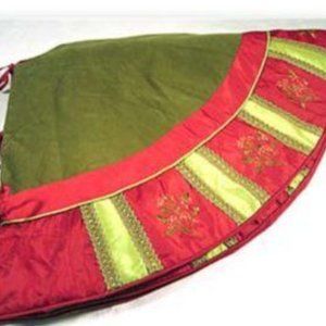 HOLIDAY GARDEN 60" TREE SKIRT